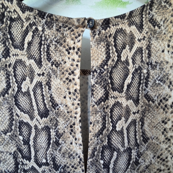 Socialite Side Slit Dress with Long Sleeves. - Picture 3 of 10